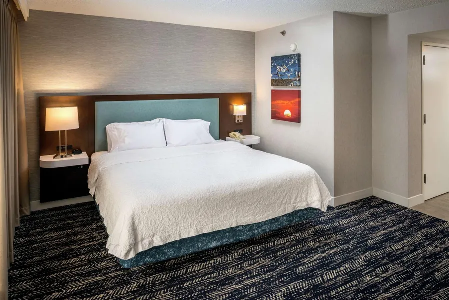 Hampton Inn Long Island / Commack hotel detail image 6