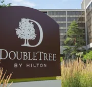 DoubleTree by Hilton Chicago - Oak Brook hotel detail image 3