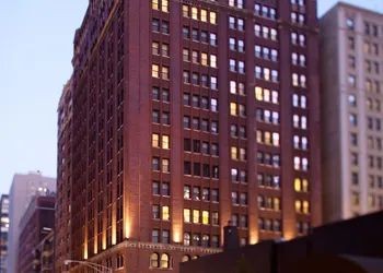 Gale Chicago hotel thumbnail 2