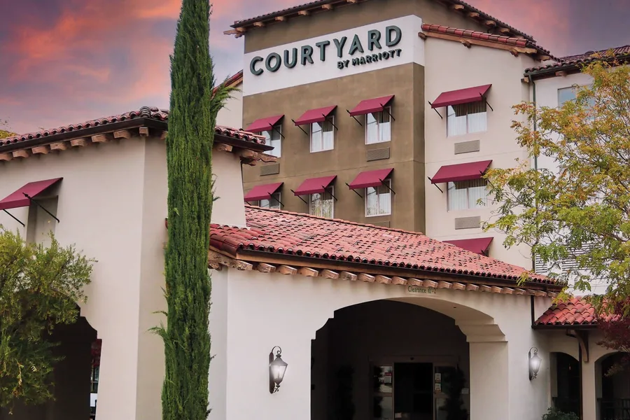 Courtyard Marriott Paso Robles hotel detail image 2