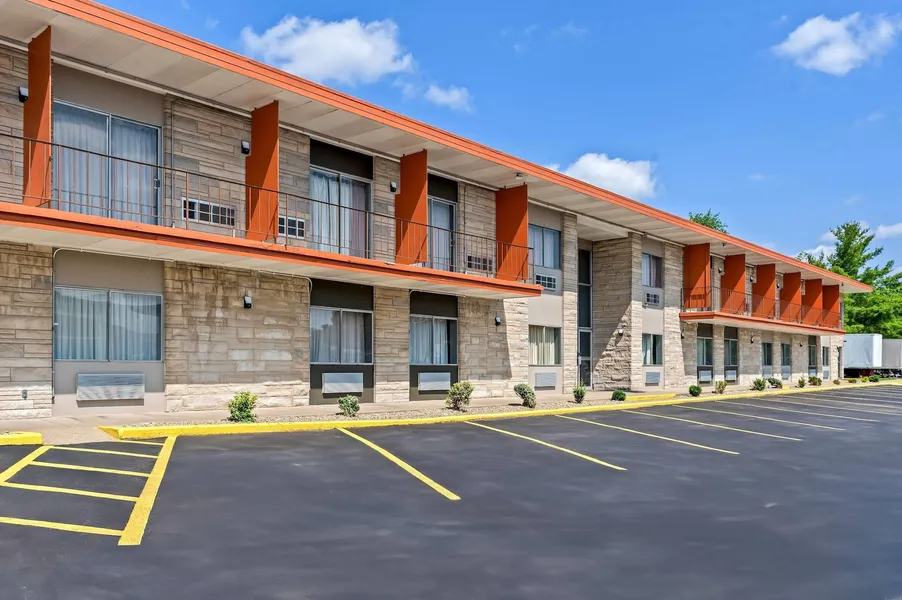 Travelodge by Wyndham Bloomington hotel detail image 2