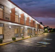 Travelodge by Wyndham Bloomington hotel detail image 5