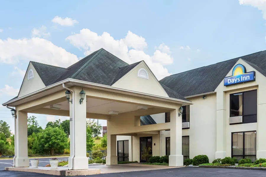 Days Inn by Wyndham Sanford hotel detail image 2