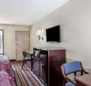 Days Inn by Wyndham Sanford hotel detail image 7