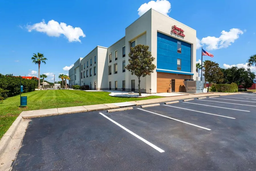Hampton Inn & Suites Pensacola I-10 N at Univ. Town Plaza hotel detail image 2