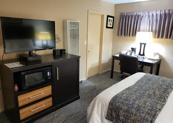 Monroe Motel Near Seattle Everett WA hotel thumbnail 7
