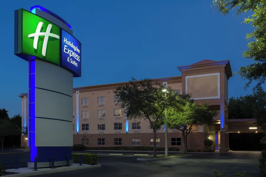 Holiday Inn Express Suites Plant City by IHG hotel detail image 2