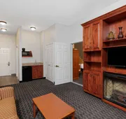 La Quinta Inn & Suites by Wyndham Rifle hotel detail image 7