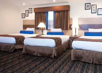 Howard Johnson by Wyndham Berkeley hotel thumbnail 3