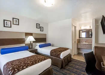 Howard Johnson by Wyndham Berkeley hotel thumbnail 5