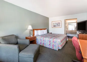 Knights Inn Plant City hotel thumbnail 5