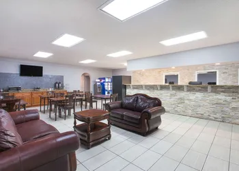 Knights Inn Plant City hotel thumbnail 3