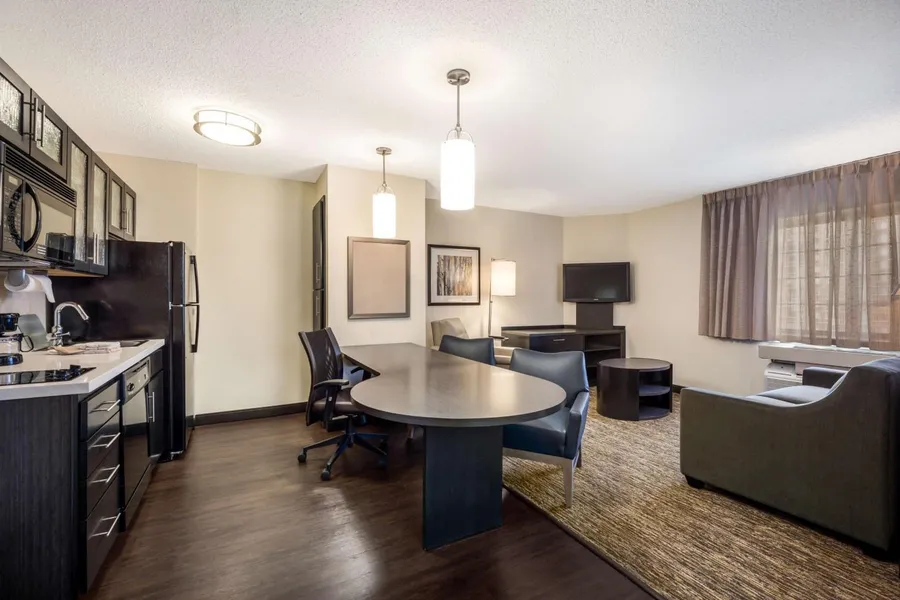 Sonesta Simply Suites Phoenix Glendale hotel detail image 6