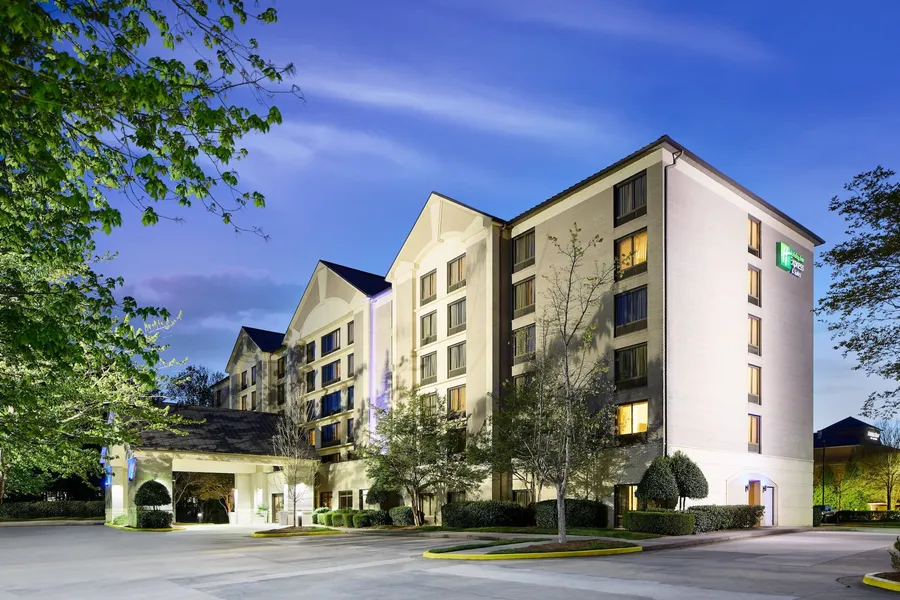 Holiday Inn Express & Suites Alpharetta - Windward Parkway by IHG hotel detail image 2