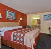 Super 8 by Wyndham Chipley hotel detail image 7
