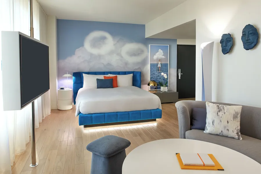 The Valorian Los Angeles, Curio Collection by Hilton hotel detail image 6