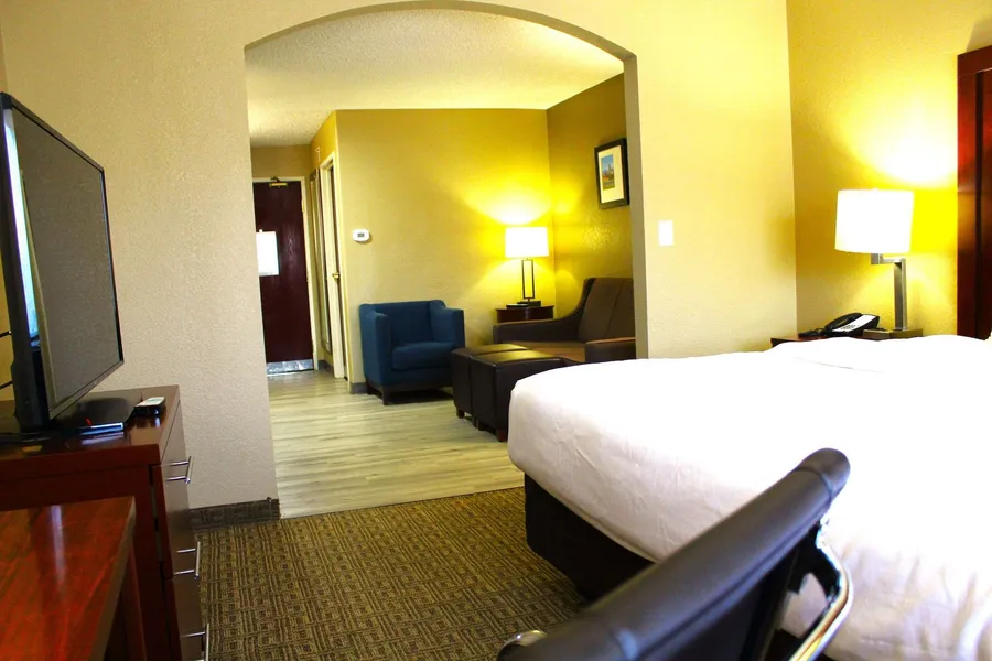 Comfort Suites Lakewood - Denver hotel detail image 6