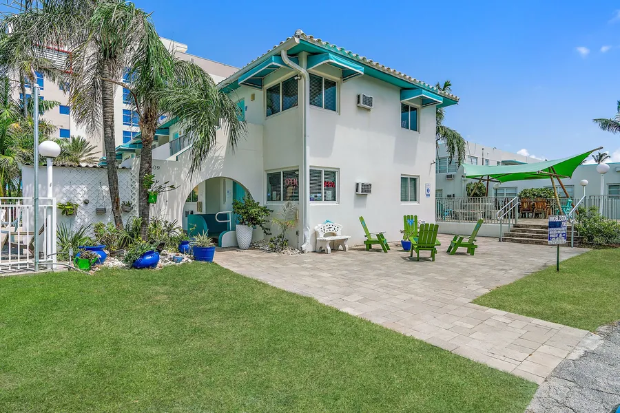 Hollywood Beachside Boutique Suites hotel detail image 2