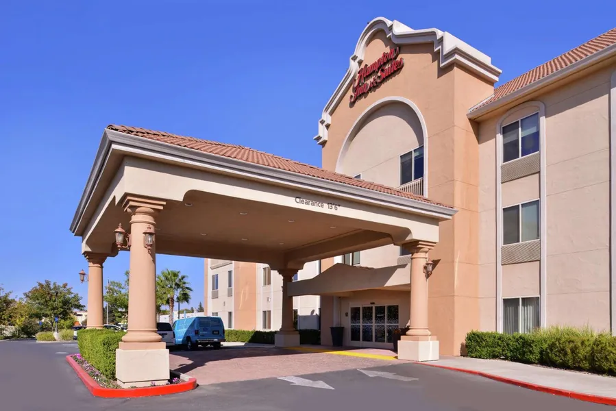 Hampton Inn & Suites Woodland-Sacramento Area hotel detail image 2