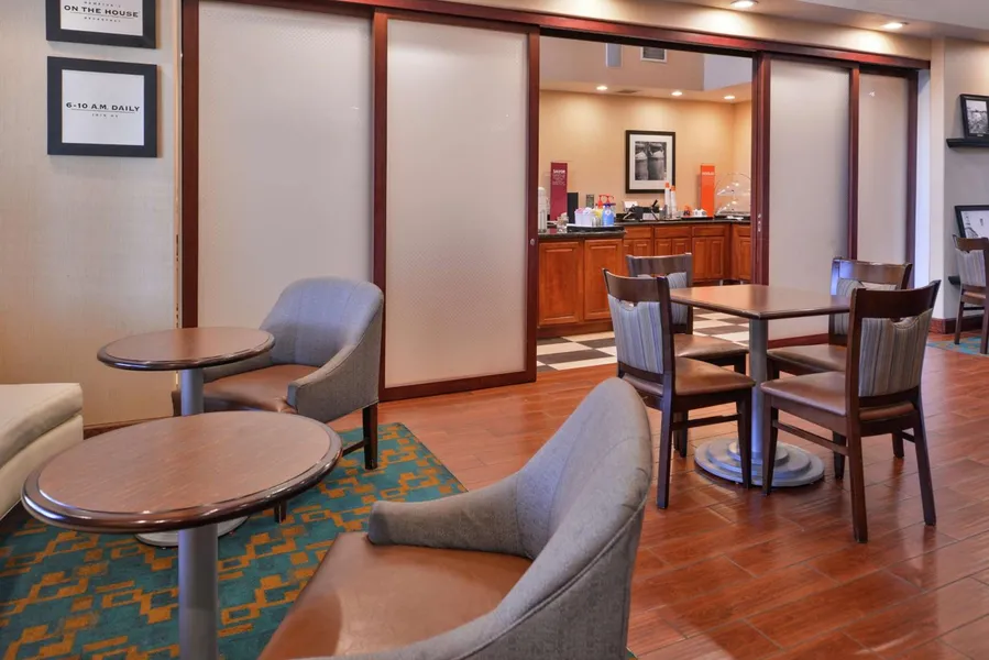 Hampton Inn & Suites Woodland-Sacramento Area hotel detail image 6