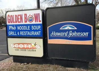 Howard Johnson by Wyndham Denver West hotel thumbnail 6