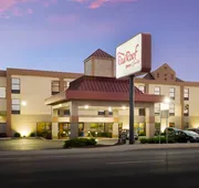 Red Roof Inn & Suites Columbus - West Broad hotel detail image 4