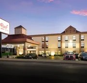 Red Roof Inn & Suites Columbus - West Broad hotel detail image 5