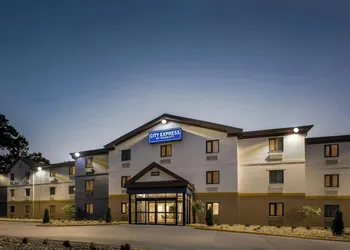 City Express By Marriott Newport News hotel thumbnail 4