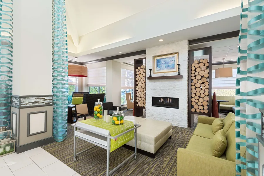 Hilton Garden Inn Westbury hotel detail image 6
