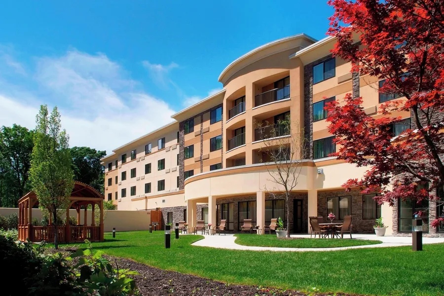 Courtyard by Marriott Paramus hotel detail image 2