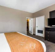 Comfort Suites Bakersfield hotel detail image 7