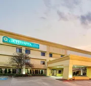 La Quinta Inn & Suites by Wyndham Baton Rouge Siegen Lane hotel detail image 4