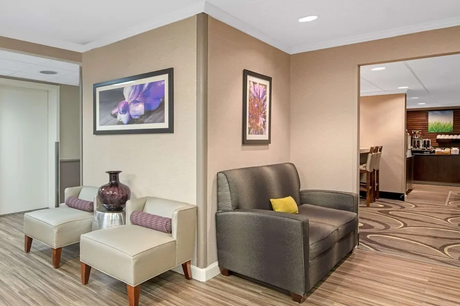 La Quinta Inn & Suites by Wyndham Baton Rouge Siegen Lane hotel detail image 6