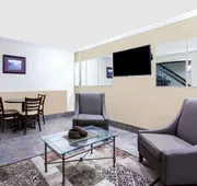 Days Inn by Wyndham Bellingham hotel detail image 4