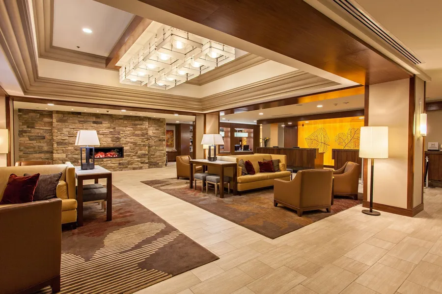 DoubleTree by Hilton Pittsburgh - Green Tree hotel detail image 2