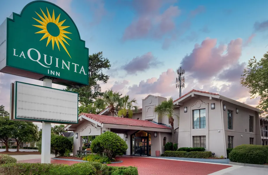 La Quinta Inn & Suites by Wyndham Savannah Midtown hotel detail image 2