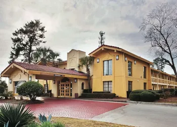 La Quinta Inn & Suites by Wyndham Savannah Midtown hotel thumbnail 4
