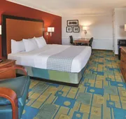 La Quinta Inn & Suites by Wyndham Savannah Midtown hotel detail image 7