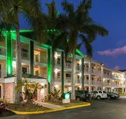 HomeTowne Studios by Red Roof Fort Lauderdale hotel detail image 3