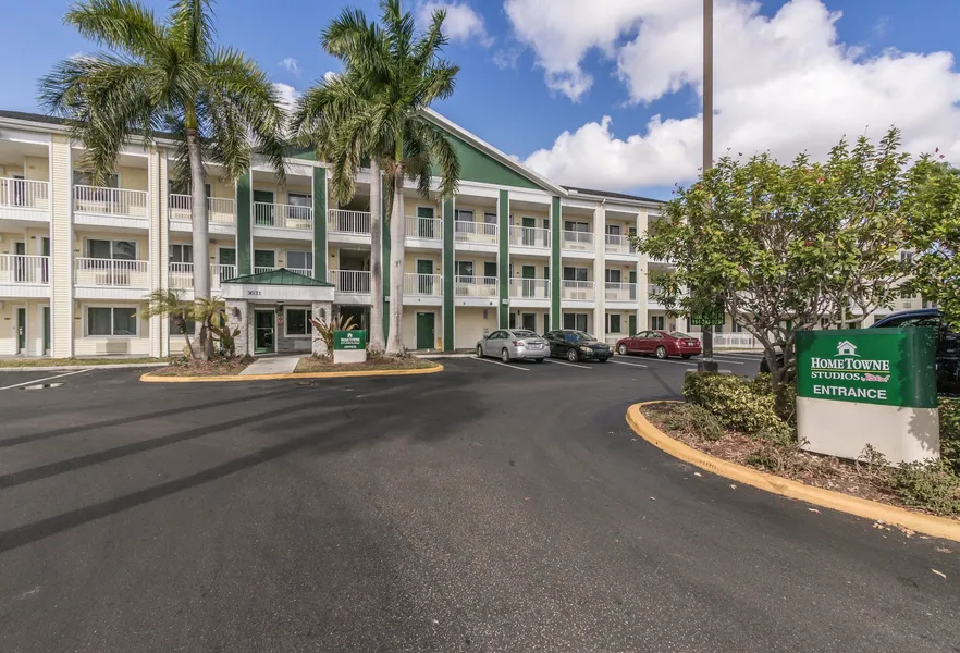 HomeTowne Studios by Red Roof Fort Lauderdale hotel detail image 6
