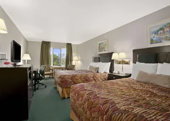 Ramada by Wyndham Washington hotel thumbnail 3