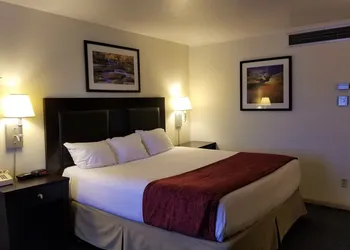 Ramada by Wyndham Washington hotel thumbnail 8