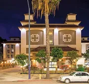 Long Beach hotel detail image 3