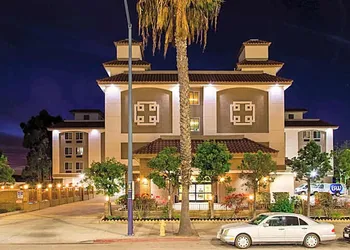 Long Beach hotel thumbnail 4