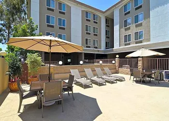 Long Beach hotel thumbnail 5