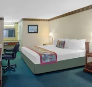 Travelodge by Wyndham Costa Mesa Newport Beach Hacienda hotel detail image 3