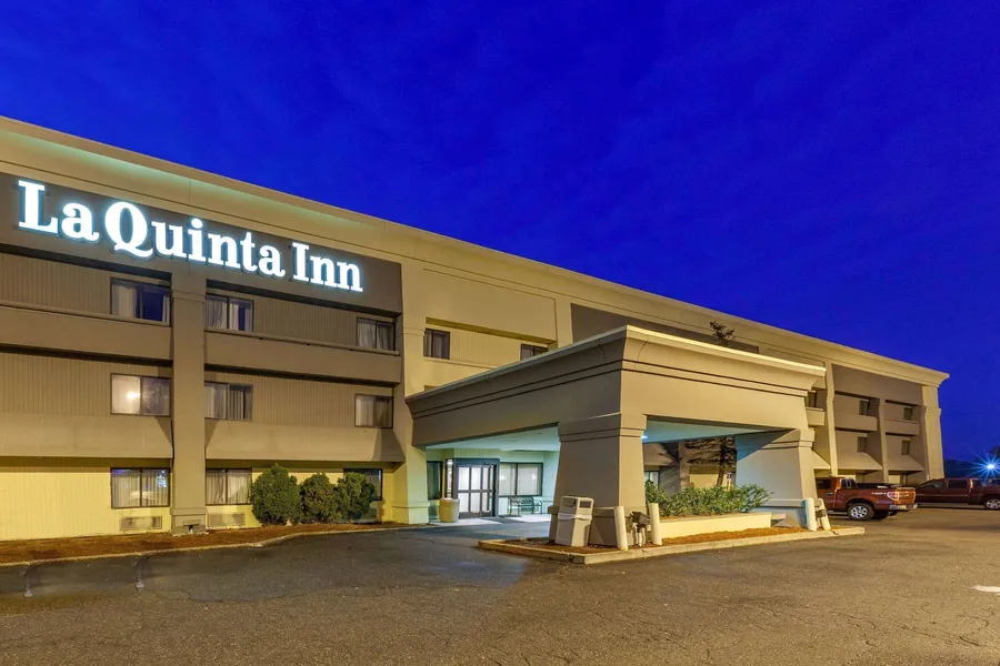 La Quinta Inn by Wyndham Detroit Canton hotel detail image 2