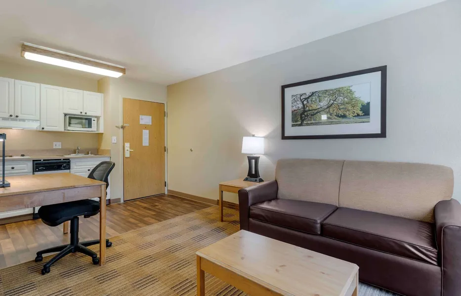 Extended Stay America Select Suites Atlanta Perimeter Peacht hotel detail image 6