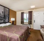 Super 8 by Wyndham Indianapolis/NE/Castleton Area hotel detail image 7