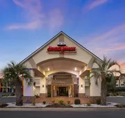 Howard Johnson by Wyndham Savannah GA hotel detail image 4